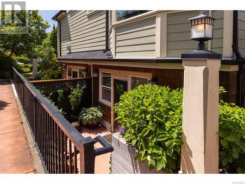 View of deck - 2 1146 Richardson St, Victoria, BC - Outdoor