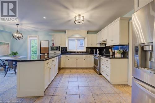 517 Larkspur Lane, Burlington, ON - Indoor Photo Showing Kitchen