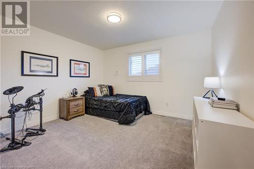 517 Larkspur Lane, Burlington, ON - Indoor Photo Showing Bedroom