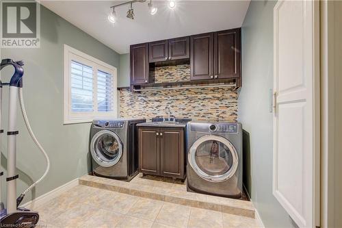 517 Larkspur Lane, Burlington, ON - Indoor Photo Showing Laundry Room