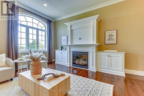 406 Skyline Avenue, London, ON - Indoor Photo Showing Living Room With Fireplace