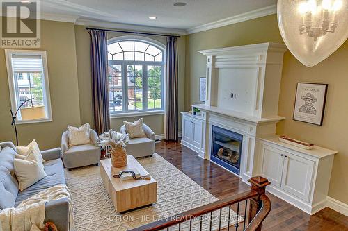 406 Skyline Avenue, London, ON - Indoor Photo Showing Living Room With Fireplace