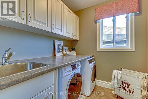 406 Skyline Avenue, London, ON - Indoor Photo Showing Laundry Room