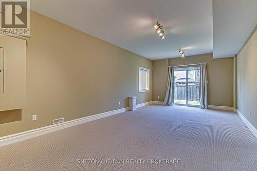 406 Skyline Avenue, London, ON - Indoor Photo Showing Other Room