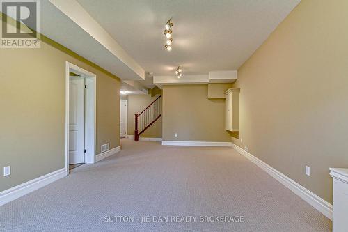 406 Skyline Avenue, London, ON - Indoor Photo Showing Other Room