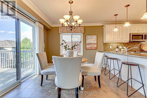 406 Skyline Avenue, London, ON - Indoor Photo Showing Dining Room