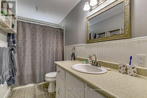 95 Lawrence Avenue, St. Thomas, ON - Indoor Photo Showing Bathroom