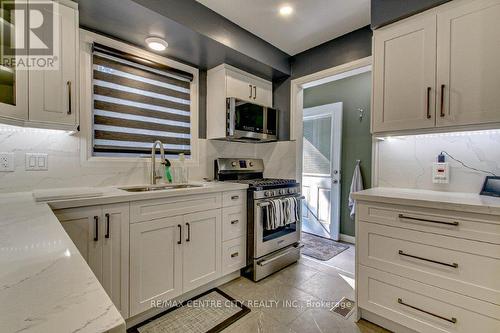 95 Lawrence Avenue, St. Thomas, ON - Indoor Photo Showing Kitchen With Double Sink With Upgraded Kitchen