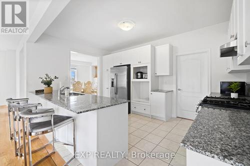 495 Queen Mary Drive, Brampton, ON - Indoor Photo Showing Kitchen