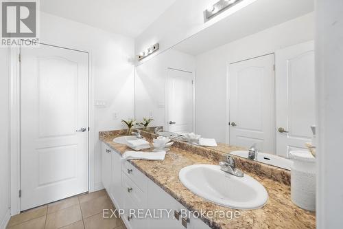 495 Queen Mary Drive, Brampton, ON - Indoor Photo Showing Bathroom