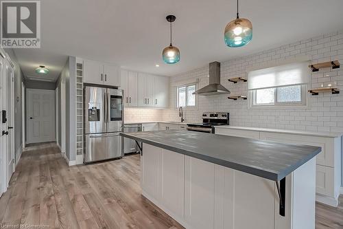 7 Garside Avenue S, Hamilton, ON - Indoor Photo Showing Kitchen