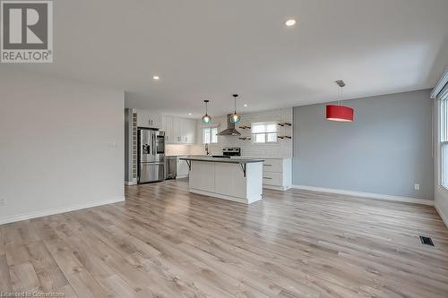 7 Garside Avenue S, Hamilton, ON - Indoor Photo Showing Kitchen