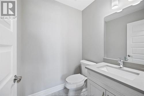 101 Peters Street, Essex, ON - Indoor Photo Showing Bathroom