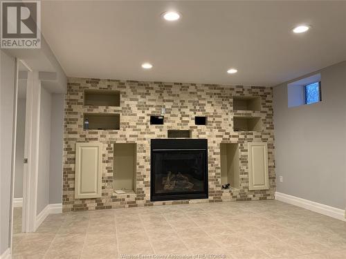 1120 Parkview Avenue Unit# Lower, Windsor, ON - Indoor With Fireplace