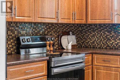 3328 Mckay Avenue, Windsor, ON - Indoor Photo Showing Kitchen