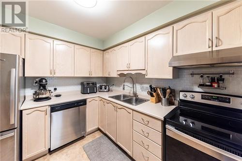 327 Airth Boulevard, Renfrew, ON - Indoor Photo Showing Kitchen With Double Sink