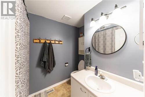 327 Airth Boulevard, Renfrew, ON - Indoor Photo Showing Bathroom