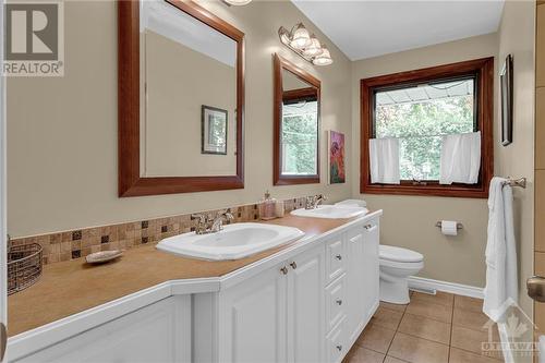 2055 Thorne Avenue, Ottawa, ON - Indoor Photo Showing Bathroom