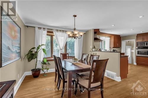 2055 Thorne Avenue, Ottawa, ON - Indoor Photo Showing Dining Room