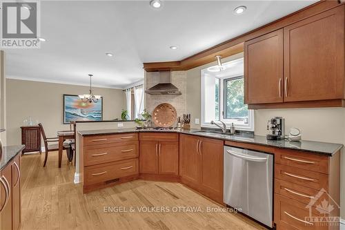 2055 Thorne Avenue, Ottawa, ON - Indoor Photo Showing Kitchen With Double Sink