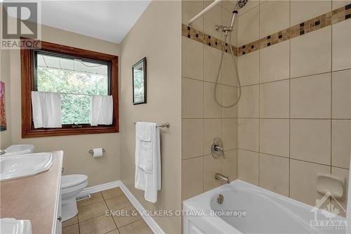 2055 Thorne Avenue, Ottawa, ON - Indoor Photo Showing Bathroom