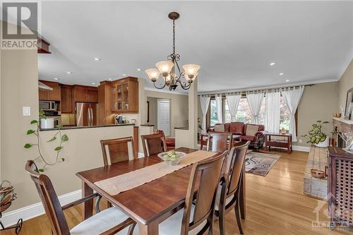 2055 Thorne Avenue, Ottawa, ON - Indoor Photo Showing Dining Room