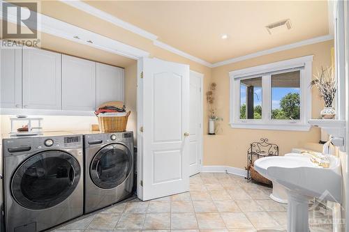 Level 2 - Laundry and Powder Room - 47 Robinson Avenue, Ottawa, ON - Indoor Photo Showing Laundry Room