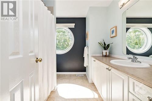 196 Willow Creek Circle, Ottawa, ON - Indoor Photo Showing Bathroom