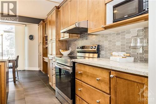 196 Willow Creek Circle, Ottawa, ON - Indoor Photo Showing Kitchen