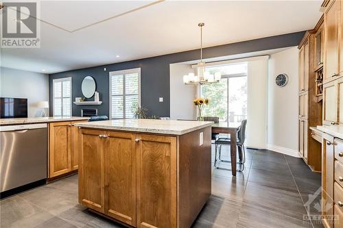 196 Willow Creek Circle, Ottawa, ON - Indoor Photo Showing Kitchen