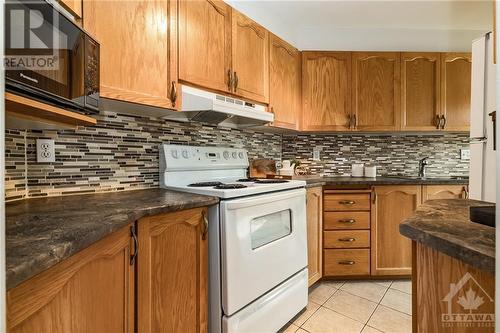 6227 Tealwood Place, Ottawa, ON - Indoor Photo Showing Kitchen