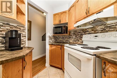 6227 Tealwood Place, Ottawa, ON - Indoor Photo Showing Kitchen