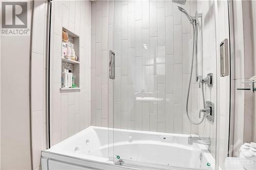 55 Aylen Avenue, Ottawa, ON - Indoor Photo Showing Bathroom