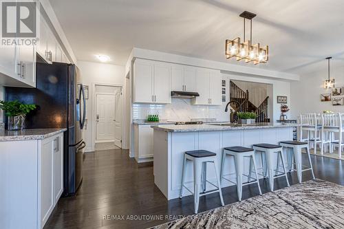 228 Edgar Bonner Avenue, Guelph/Eramosa, ON - Indoor Photo Showing Kitchen With Upgraded Kitchen