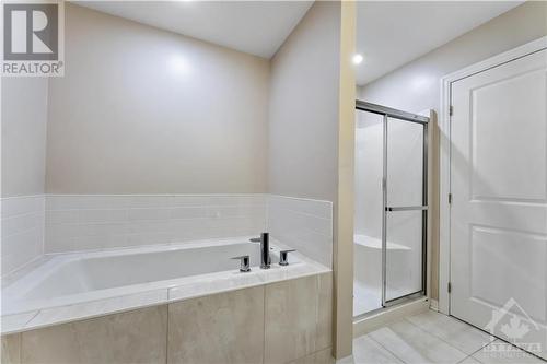 900 Littlerock Street, Ottawa, ON - Indoor Photo Showing Bathroom