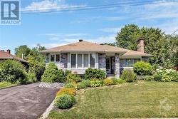 27 DUNHAM STREET  Ottawa, ON K1J 7L7