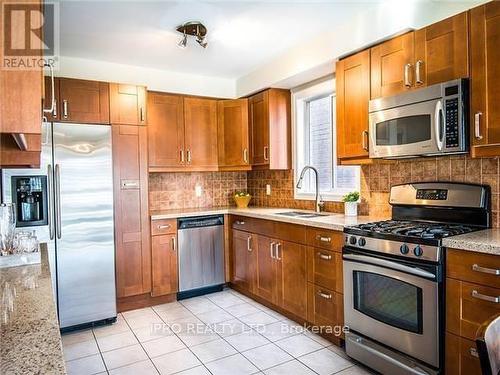 1469 Derby County Crescent, Oakville, ON - Indoor Photo Showing Kitchen With Stainless Steel Kitchen