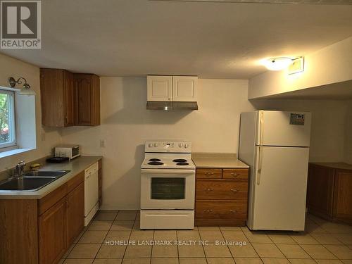 43 Gladman Avenue, Newmarket (Central Newmarket), ON - Indoor Photo Showing Kitchen With Double Sink