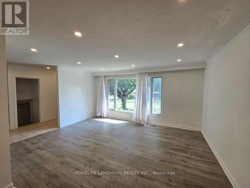 43 Gladman Avenue, Newmarket, ON - Indoor Photo Showing Other Room