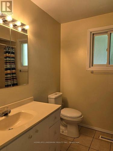 43 Gladman Avenue, Newmarket, ON - Indoor Photo Showing Bathroom