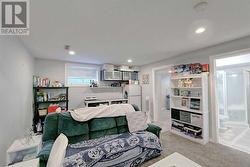 Great space for nanny, granny, older teen, visiting family - 