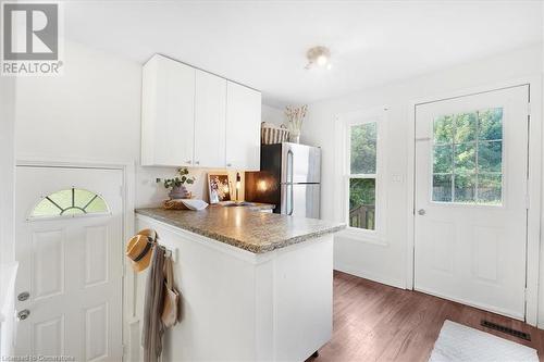 1146 Leaside Road, Hamilton, ON - Indoor Photo Showing Kitchen