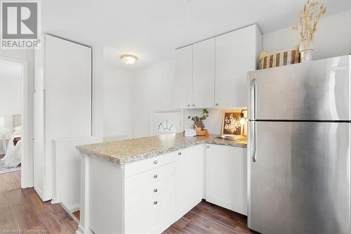 1146 Leaside Road, Hamilton, ON - Indoor Photo Showing Kitchen