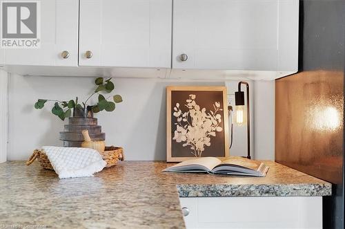 1146 Leaside Road, Hamilton, ON - Indoor Photo Showing Kitchen