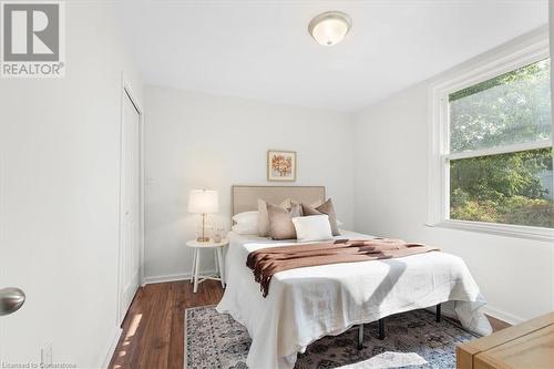 1146 Leaside Road, Hamilton, ON - Indoor Photo Showing Bedroom