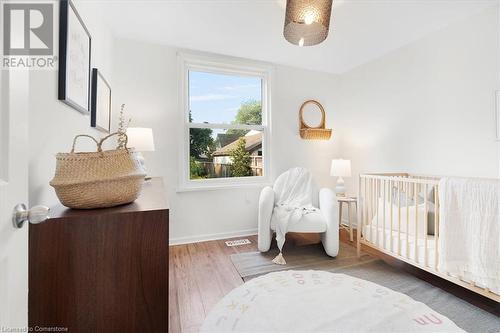 1146 Leaside Road, Hamilton, ON - Indoor Photo Showing Bedroom