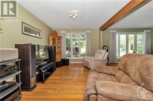 1960 Horizon Drive, Ottawa, ON - Indoor Photo Showing Living Room