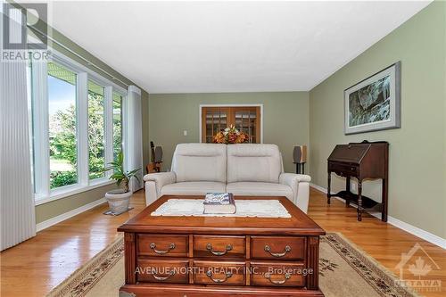 1960 Horizon Drive, Ottawa, ON - Indoor Photo Showing Living Room