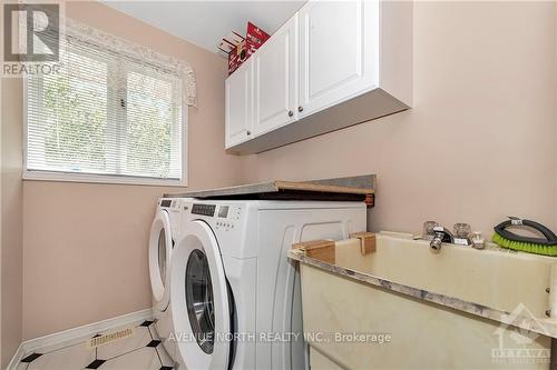 1960 Horizon Drive, Ottawa, ON - Indoor Photo Showing Laundry Room