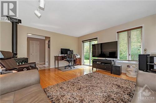 1960 Horizon Drive, Ottawa, ON - Indoor Photo Showing Living Room